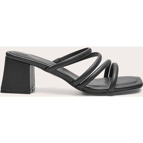 Black Sandales À Talons Blocs Mi-hauts Avec Bride Tubulaire Et Bout Carré En Synthétique Coupe Large | Taille 31 - PrettyLittleThing - Modalova