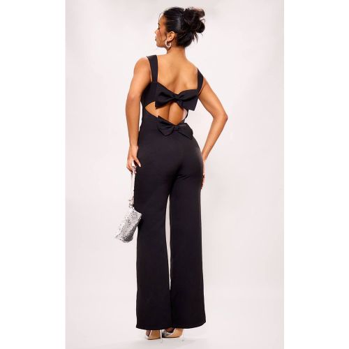 Black Combinaison En Tissu Tissé Avec Découpes Et Détails Nœuds | Taille 42 - PrettyLittleThing - Modalova