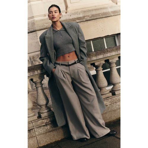 Grey Pantalon Large Tissé À Double Pli | Taille 42 - PrettyLittleThing - Modalova