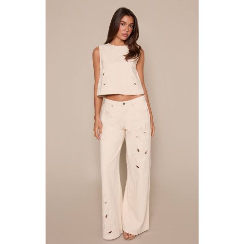 Jean Large À Détails Brodés Ajourés | Taille 42 - PrettyLittleThing - Modalova