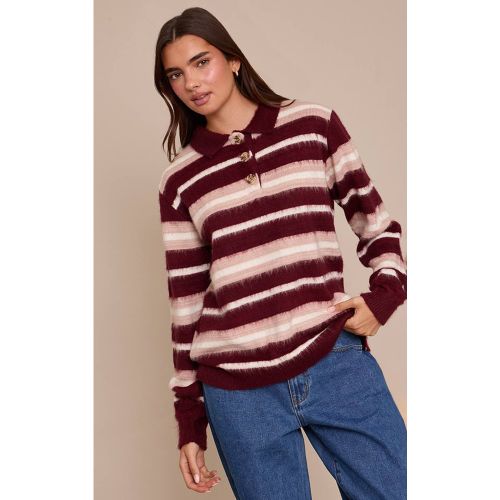 Burgundy Polo À Rayures Brossées | Taille XS - PrettyLittleThing - Modalova