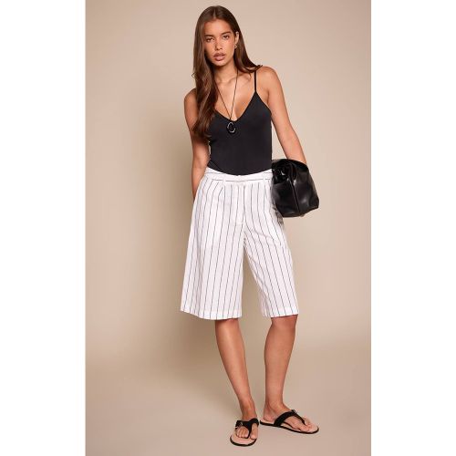 White Jorts Tailleur À Rayures Effet Lin | Taille 34 - PrettyLittleThing - Modalova