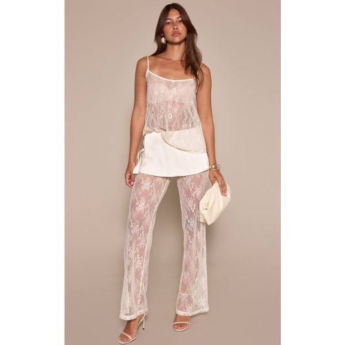 Cream Pantalon En Dentelle Avec Superposition De Satin | Taille 44 - PrettyLittleThing - Modalova
