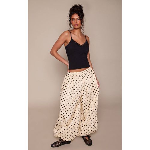 Butter Cream Pantalon Ballon À Pois | Taille 32 - PrettyLittleThing - Modalova