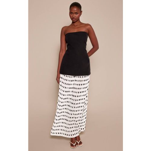 Robe Maxi Noire À Pois Plissée Avec Taille Basse | Taille 42 - PrettyLittleThing - Modalova