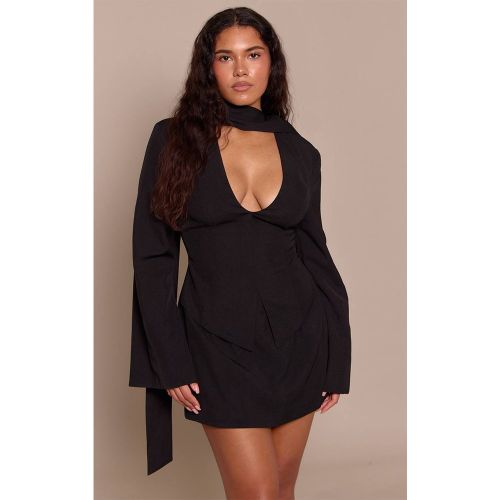 Black Robe Blazer Ajustée Avec Détail Foulard | Taille 36 - PrettyLittleThing - Modalova