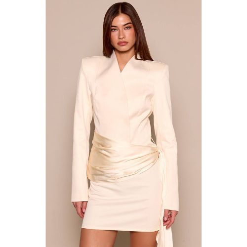 Almond Ensemble Blazer Drapé En Satin Sans Col Tissé | Taille 42 - PrettyLittleThing - Modalova