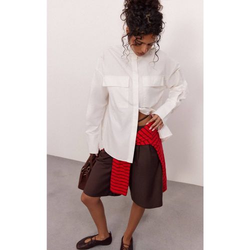 Short Long Tissé Avec Détail De Liens Ajustables | Taille 32 - PrettyLittleThing - Modalova