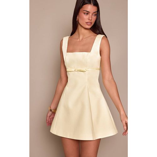 Lemon Robe Droite Premium En Tissu Tissé Avec Détail Ceinture | Taille 42 - PrettyLittleThing - Modalova