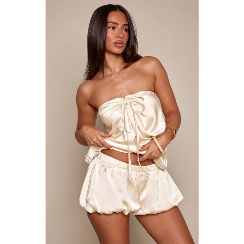 Ensemble Coordonné Petite Haut Bandeau En Satin Fluide À Nouer Devant | Taille 34 - PrettyLittleThing - Modalova