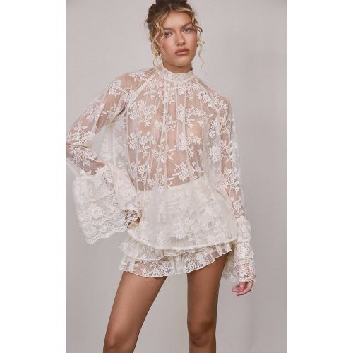 Cream Ensemble Coordonné Blouse En Dentelle À Col Montant Et Manches À Volants | Taille 42 - PrettyLittleThing - Modalova