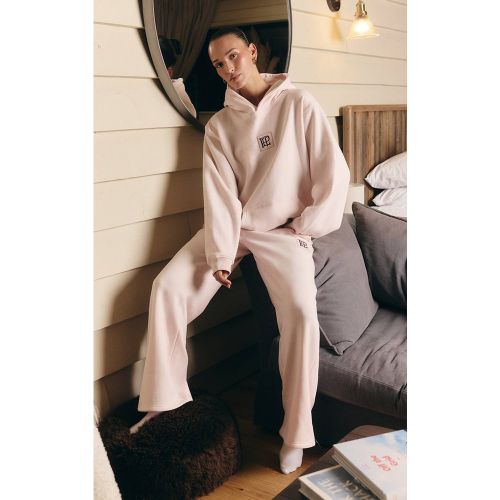 Pink Jogging Droit En Molleton De Coton Avec Badge PLT | Taille XS - PrettyLittleThing - Modalova