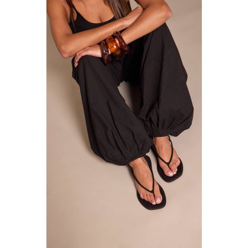 Black Sandales Tongs Minimalistes En Synthétique | Taille 35 - PrettyLittleThing - Modalova
