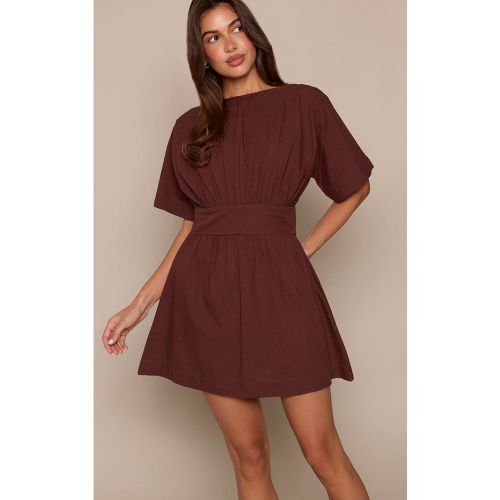 Brown Robe Droite Col Bateau Aspect Lin Chocolat | Taille 32 - PrettyLittleThing - Modalova