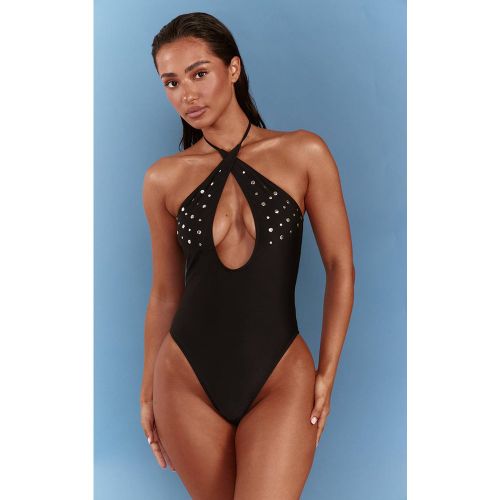 Black Maillot De Bain Une Pièce Échancré À Détails Cloutés Et Encolure Croisée | Taille 32 - PrettyLittleThing - Modalova