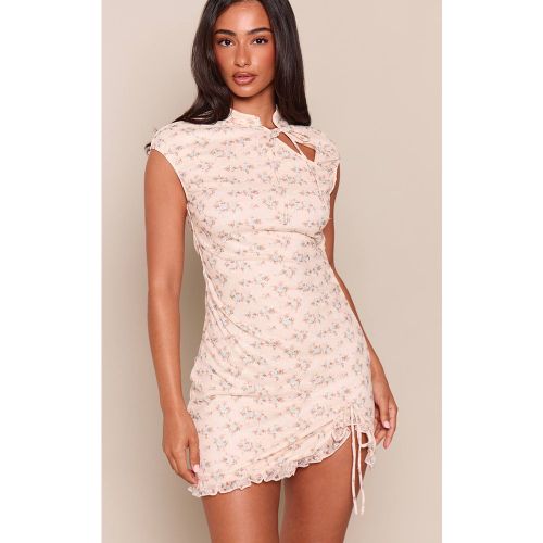 Cream Robe Courte Petite En Dentelle Superposée À Manches Courtes Avec Détail Nœud Floral | Taille 42 - PrettyLittleThing - Modalova