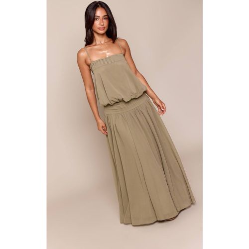 Olive Robe Maxi Fluide En Mousseline À Bretelles Avec Détails De Coutures Petite | Taille 40 - PrettyLittleThing - Modalova