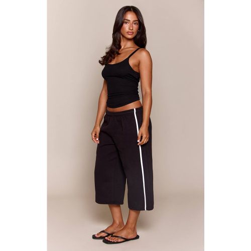 Black Jorts En Molleton Petite Avec Détail Rayé | Taille XS - PrettyLittleThing - Modalova