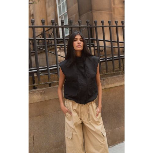 Black Haut Utilitaire Sans Manches Tissé | Taille 42 - PrettyLittleThing - Modalova