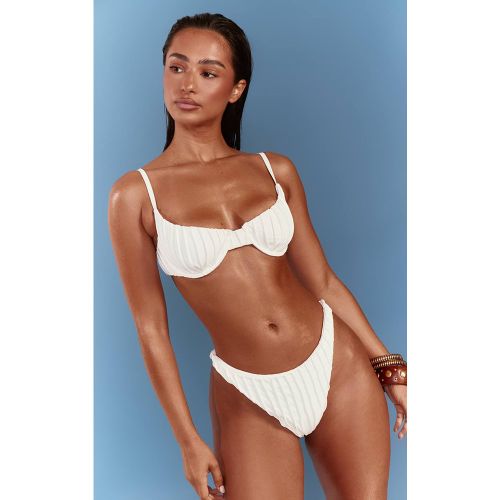 White Haut De Bikini À Armatures Et Plis | Taille 42 - PrettyLittleThing - Modalova
