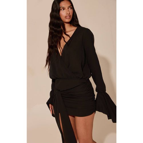 Black Robe Courte En Mousseline À Manches Exagérées | Taille 38 - PrettyLittleThing - Modalova