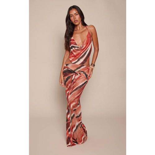 Red Robe Maxi En Mousseline À Imprimé Rayures Abstraites Avec Découpes | Taille 42 - PrettyLittleThing - Modalova