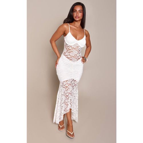 White Robe Longue Fluide À Bretelles Avec Taille Froncée En Dentelle Petite | Taille 42 - PrettyLittleThing - Modalova
