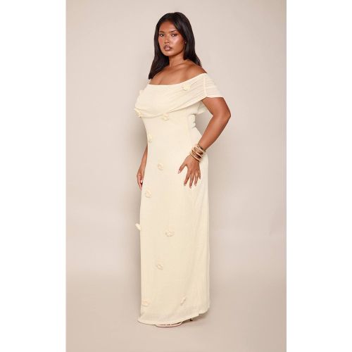 Yellow Robe Longue Grande Taille À Épaules Dénudées Avec Détails Floraux Appliqués | Taille 46 - PrettyLittleThing - Modalova