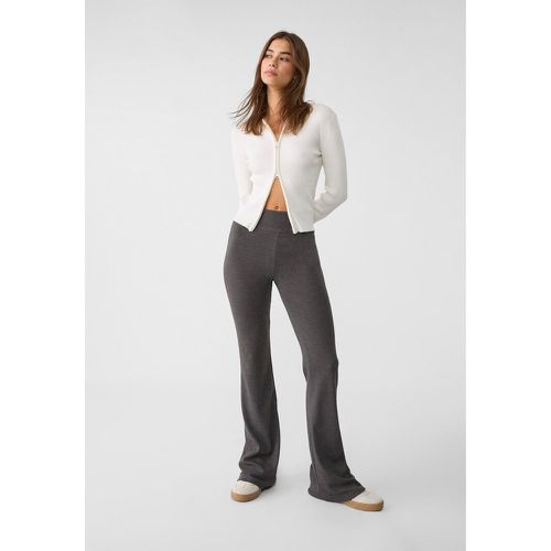 Pantalon flare maille côtelée L - Stradivarius - Modalova