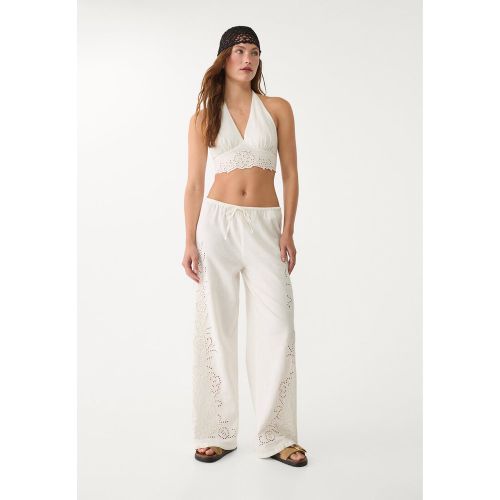 Top encolure américaine brodé en lin Écru XS - Stradivarius - Modalova