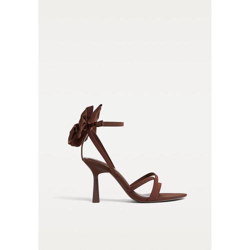 Sandales à talon avec nœud 35 - Stradivarius - Modalova