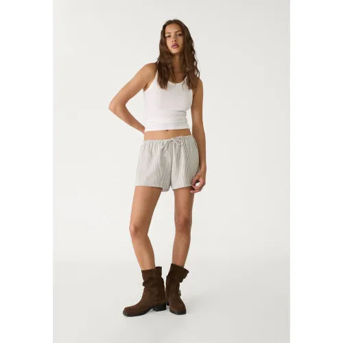 Shorts fluide en lin XS - Stradivarius - Modalova