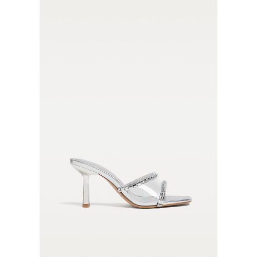 Sandales en vinyle avec bijoux 35 - Stradivarius - Modalova