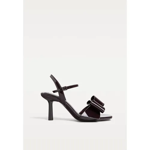 Sandales nœud cuir verni 35 - Stradivarius - Modalova