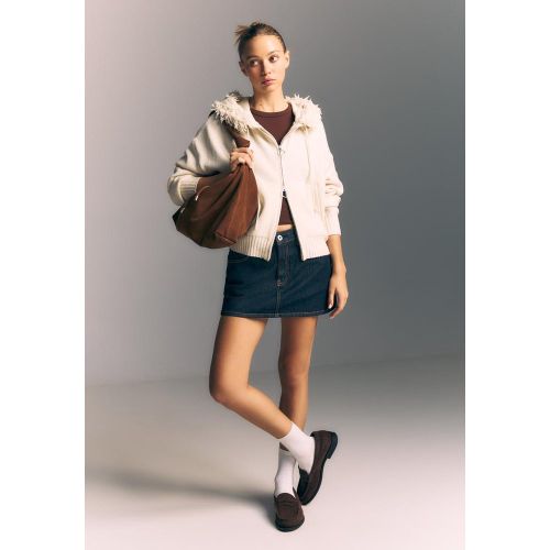 Gilet en maille à capuche fausse fourrure XS - Stradivarius - Modalova