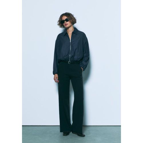 Pantalon fluide droit ceinture 32 - Stradivarius - Modalova