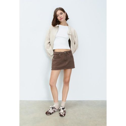 D62 Jupe-short en denim 32 - Stradivarius - Modalova