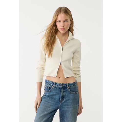 Cardigan ajusté à fermeture Éclair Écru XS - Stradivarius - Modalova