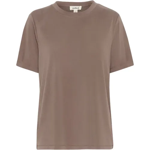 Tops > T-Shirts - - Soaked in Luxury - Modalova