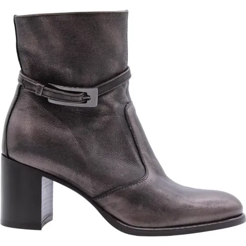 Shoes > Boots > Heeled Boots - - Nerogiardini - Modalova