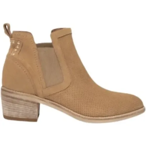 Shoes > Boots > Chelsea Boots - - Nerogiardini - Modalova