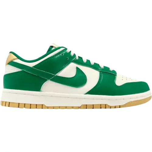 Nike - Shoes > Sneakers - Green - Nike - Modalova