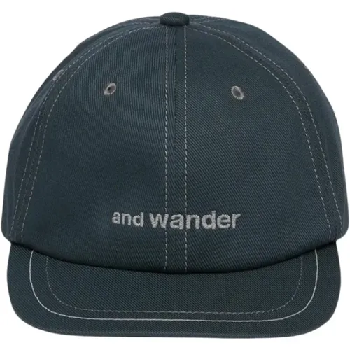 Accessories > Hats > Caps - - And Wander - Modalova