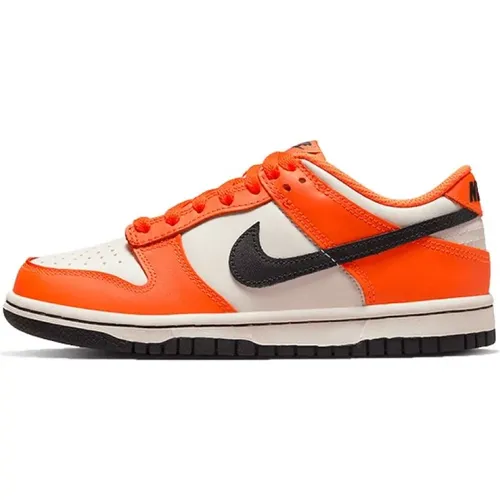 Nike - Shoes > Sneakers - Orange - Nike - Modalova