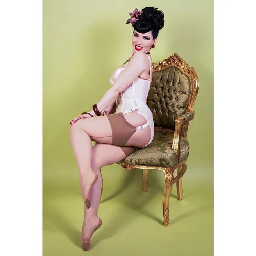 Retro Seamed Stockings Années 40 en Café au Lait Glamour - what katie did - Modalova