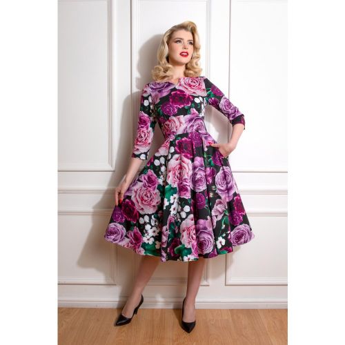Sydney Floral Swing Dress Années 50 en et Violet - hearts & roses - Modalova