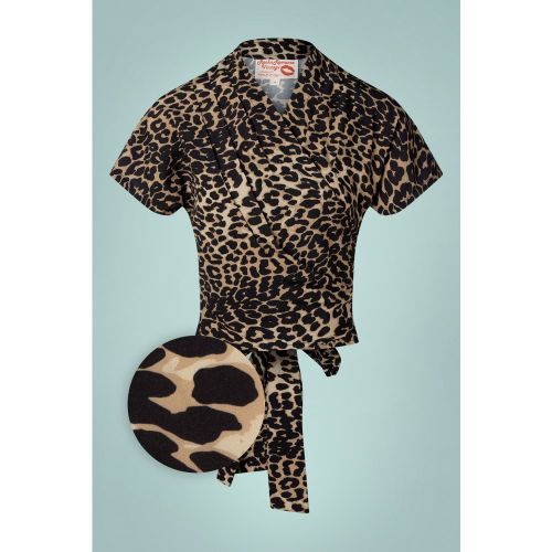 Darla Short Sleeve Wrap Blouse en Léopard - Rock N Romance - Modalova