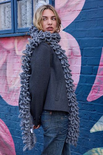 Écharpe à boucle UO Margot par en taille: TAILLE UNIQUE - Urban Outfitters - Modalova