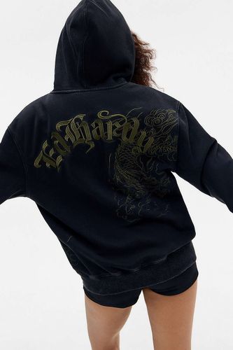 Sweat à capuche brodé délavé Exclusivité UO en taille: 2XS - Ed Hardy - Modalova