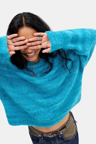 Pull bouclé UO Nolita par en taille: Medium - Urban Outfitters - Modalova